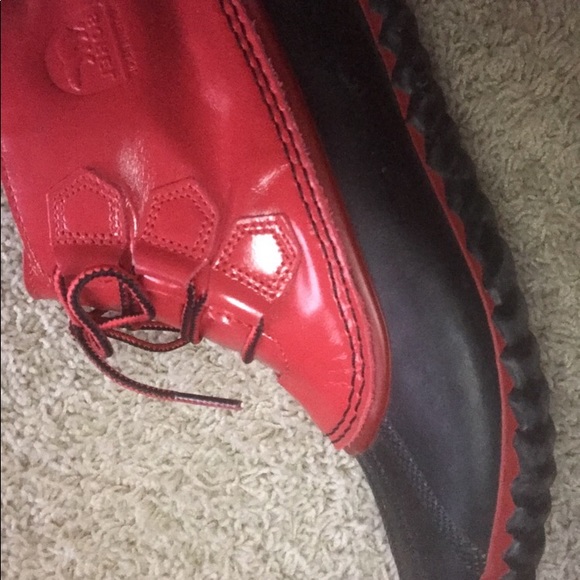 Sorel rain boots - Picture 3 of 3